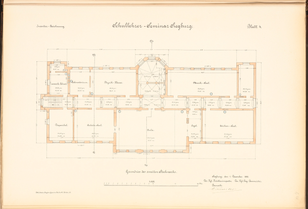 Old book open to a detailed floor plan drawing of the Schullacher-Seminar Schütze school building, showing windows, doors, and room layouts with accompanying text.