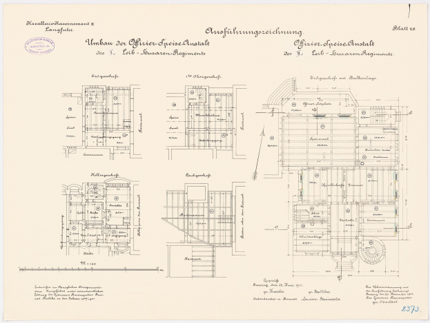 Ein detaillierter architektonischer Grundriss des ehemaligen Bundeskanzleramtes mit strukturellen Layouts und Anmerkungen.