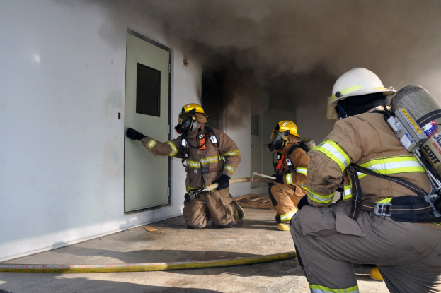 VdF-NRW: Feuerwehren in NRW und Provinzial spenden 20 Rauchmelder. Pilotprojekt soll die Brandschutzaufklärung für Senioren verbessern.