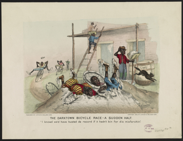 Plakat mit der Aufschrift "Der Darktown-Radrennen - Ein plötzlicher Halt", das eine chaotische Szene von Radfahrern zeigt, die mitten im Rennen angehalten werden, Zuschauer auf Leitern und ein Gebäude mit Fässern im Hintergrund.