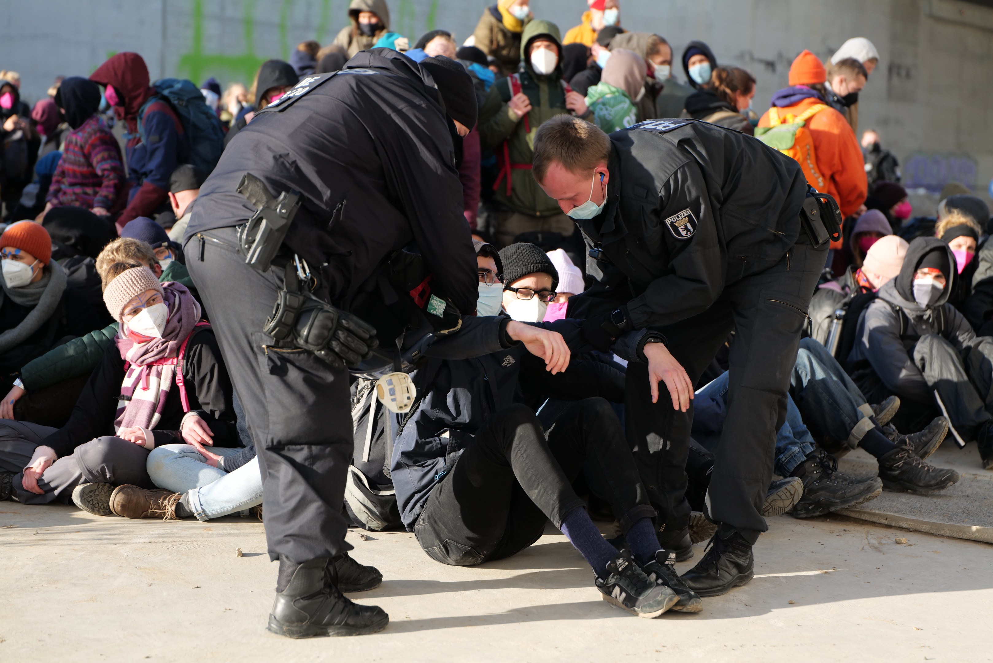 Proteste in Tartu: Esten wehren sich gegen schwedische Häftlinge in ihren Gefängnissen