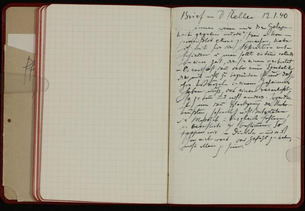 Ein offenes Tagebuch mit handgeschriebenem Text, das einem deutschen Soldaten aus dem Zweiten Weltkrieg gehörte.