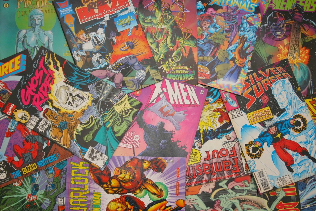 Eine Sammlung von Comic-Heften, die zusammen angezeigt werden.