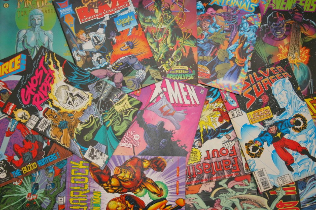 Eine Sammlung von Comic-Heften, die zusammen angezeigt werden.