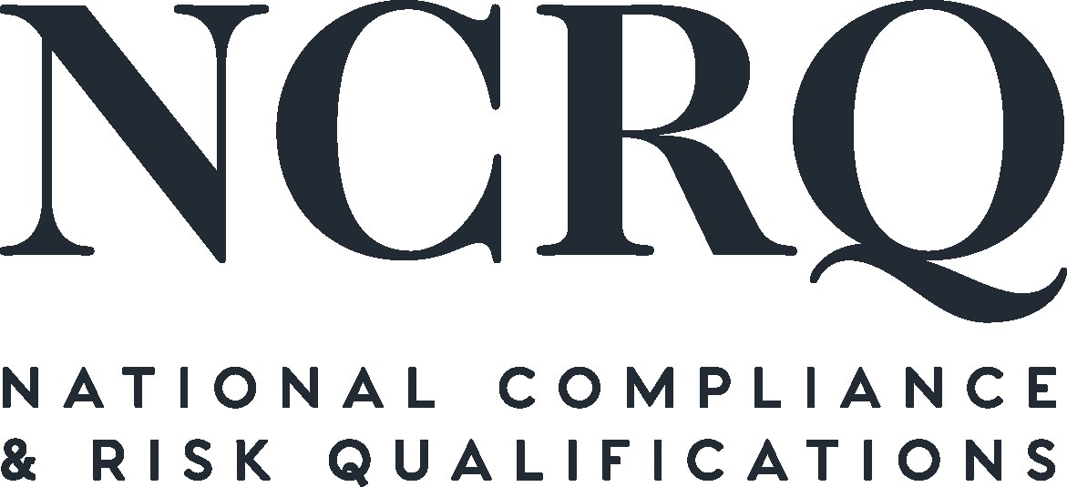 Weißer Hintergrund mit zentralem fetten schwarzen Text "National Compliance & Risk Qualifications" in einer modernen Schriftart, umgeben von einem dünnen schwarzen Rand.